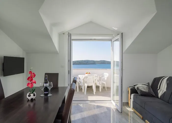 アパート Andelo トロギール