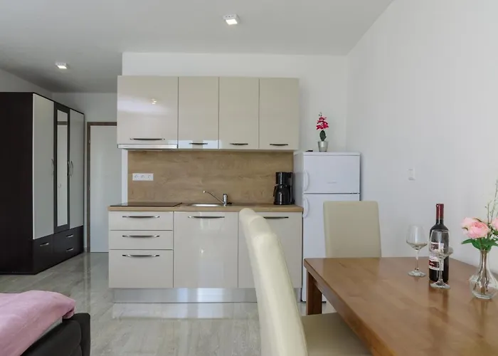 Andelo トロギール